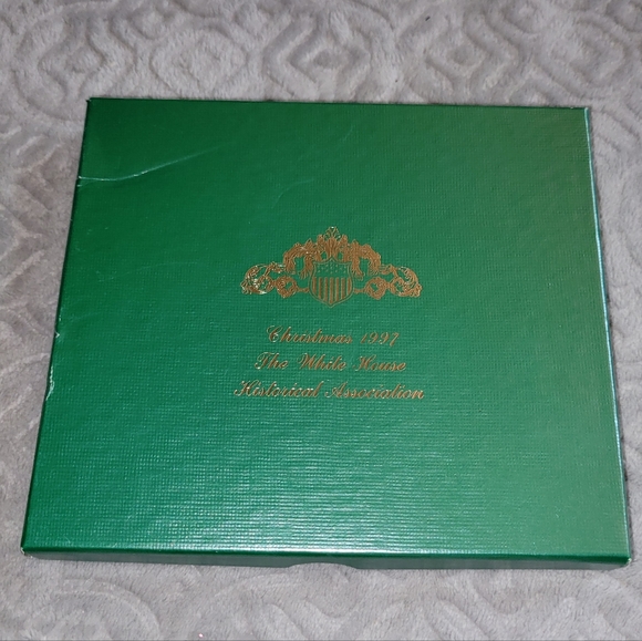 1997 WHITE HOUSE Christmas Ornament - Picture 3 of 9